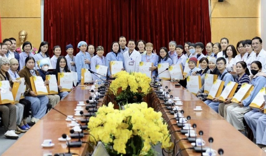 Tri ân đặc biệt dành cho 80 giáo viên là bệnh nhân ngày 20/11