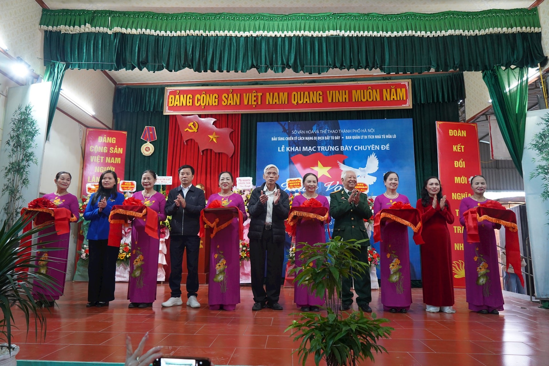 Trưng bày lưu động “Khát vọng tự do” tại Bảo tàng Chiến sĩ cách mạng bị địch bắt tù đày