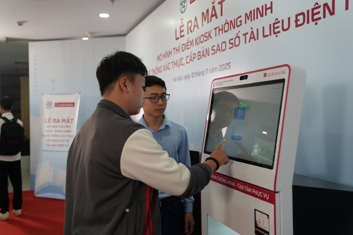 Hiệu quả từ dịch vụ công dễ dàng, minh bạch, thân thiện Hiệu quả từ dịch vụ công dễ dàng, minh bạch, thân thiện