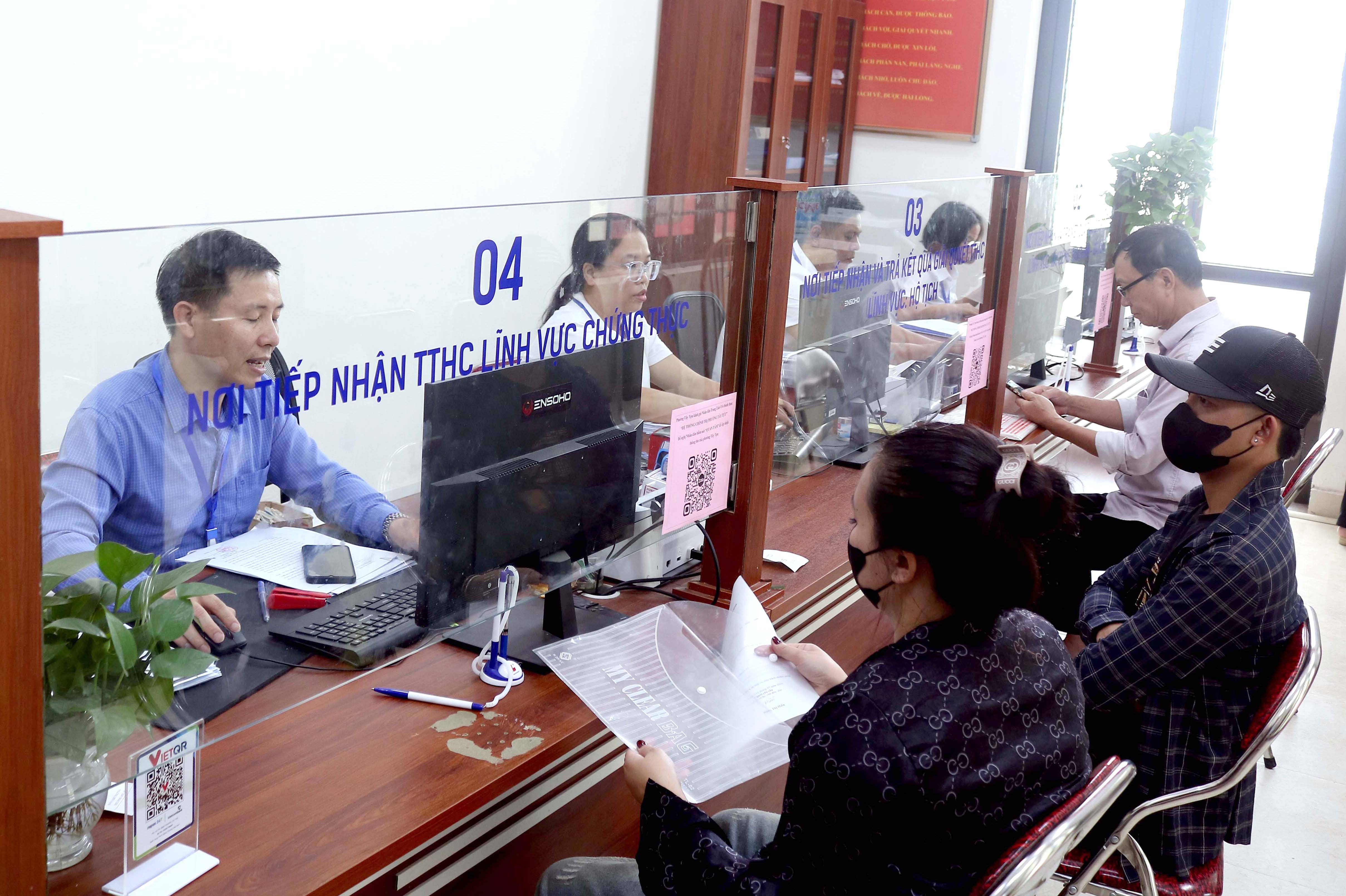 Thực tiễn lên tiếng, luận điệu thù địch tự sụp đổ Thực tiễn lên tiếng, luận điệu thù địch tự sụp đổ