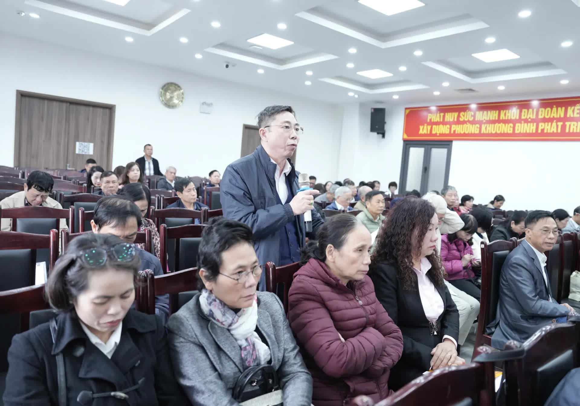 Cử tri kiến nghị nhiều vấn đề về cải tạo môi trường, chỉnh trang đô thị Cử tri kiến nghị nhiều vấn đề về cải tạo môi trường, chỉnh trang đô thị