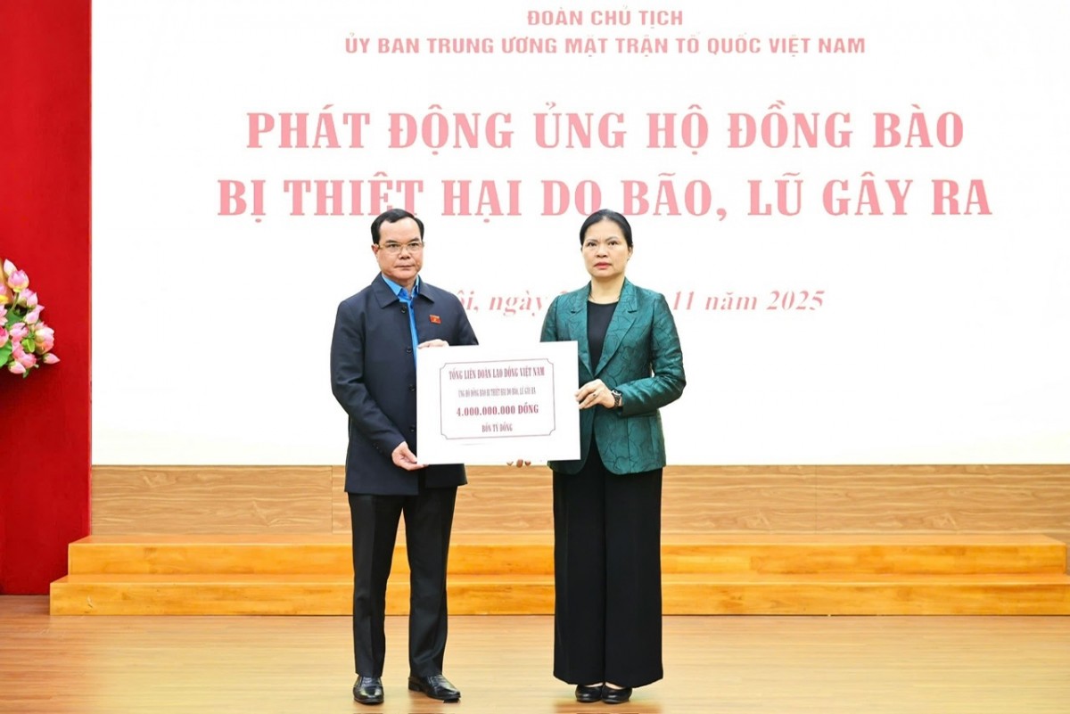Hơn 112 Tỷ Đồng Ủng Hộ Đồng Bào Các Tỉnh Miền Trung, Tây Nguyên Khắc Phục Hậu Quả Bão Lũ
