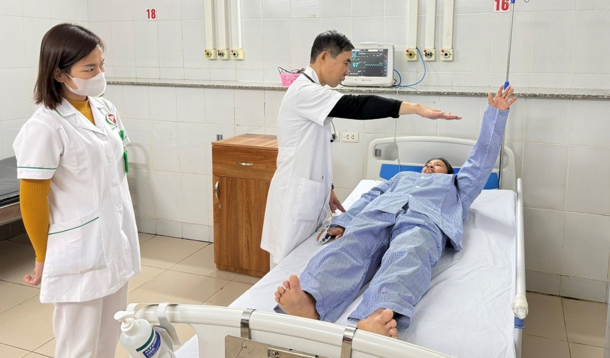 Bệnh nhân đột quỵ thoát cửa tử nhờ “thời gian vàng” và kỹ thuật tiêu sợi huyết