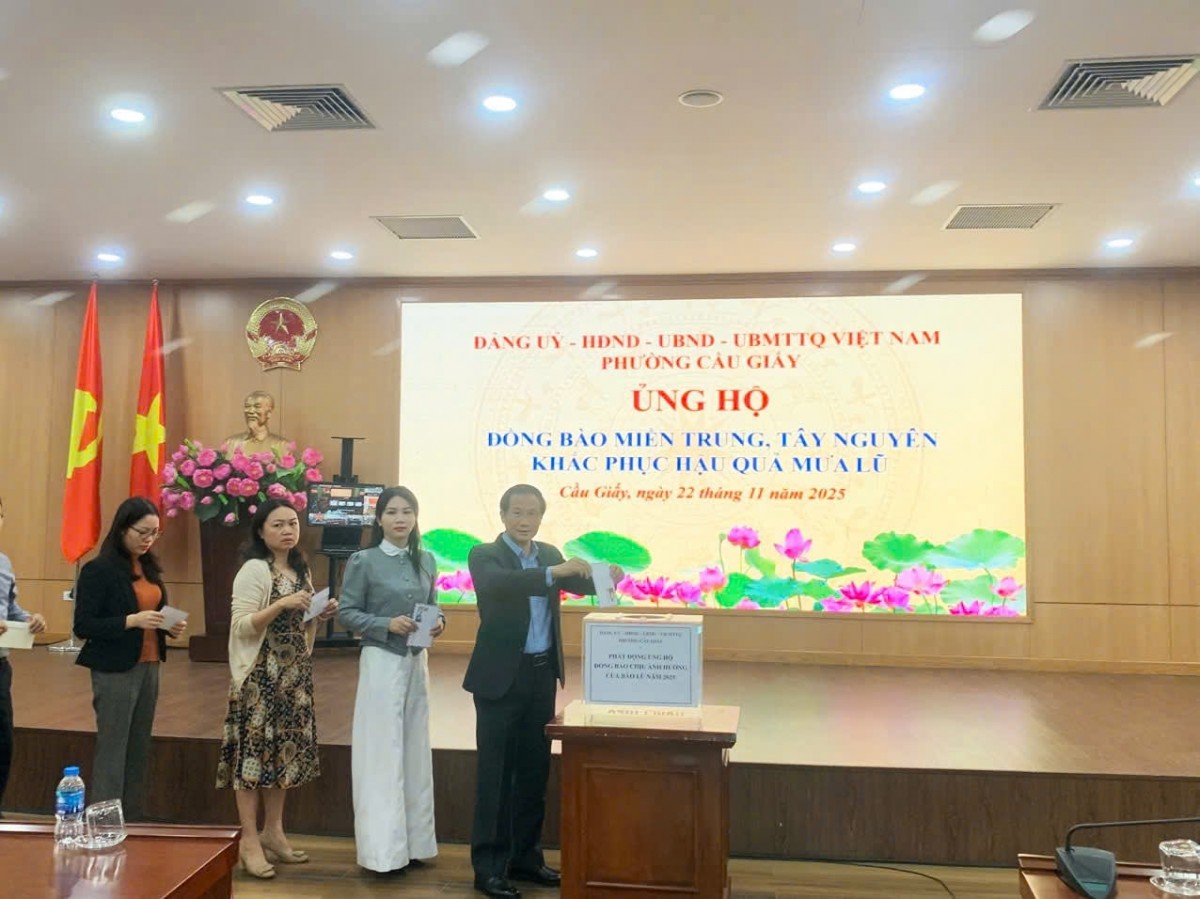 Hà Nội chung tay ủng hộ đồng bào miền Trung - Tây Nguyên vượt qua mưa lũ