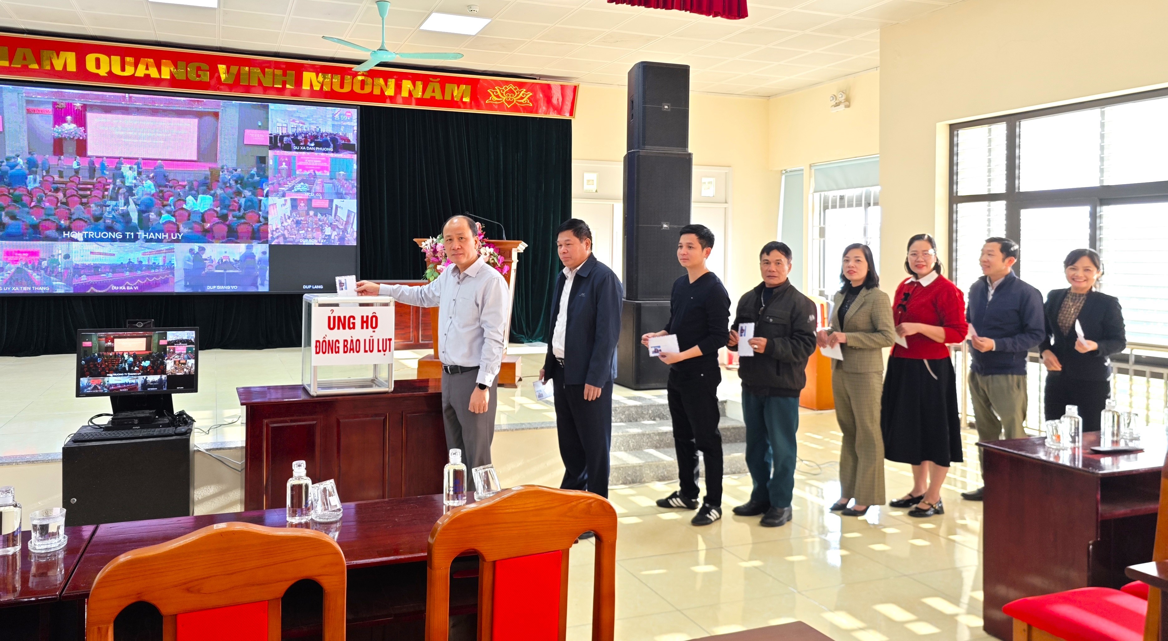 Xã Nam Phù chung tay ủng hộ đồng bào bị ảnh hưởng bởi mưa lũ Xã Nam Phù chung tay ủng hộ đồng bào bị ảnh hưởng bởi mưa lũ