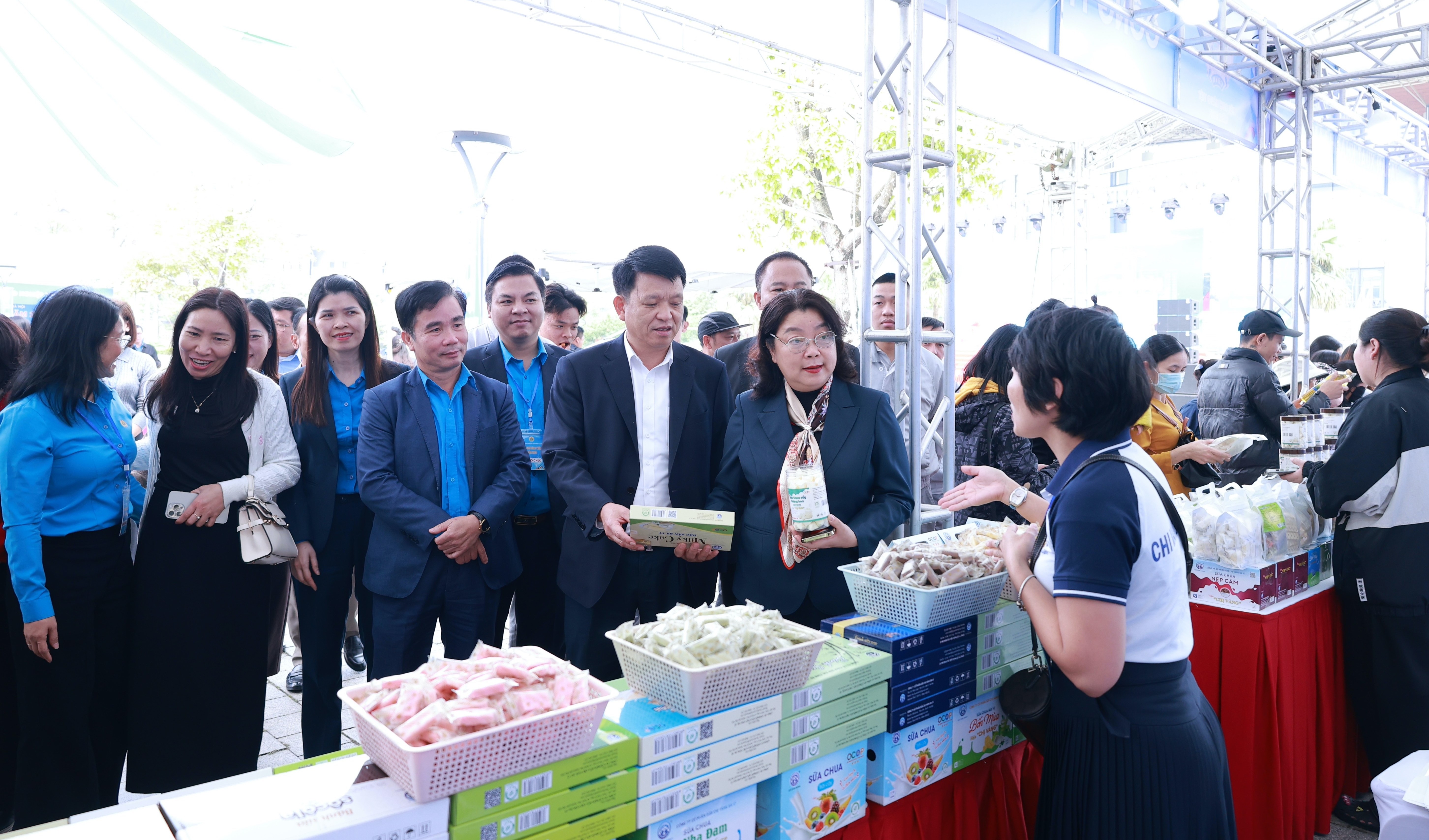 Khai mạc Hội chợ hàng Việt phục vụ công nhân lao động và Nhân dân Thủ đô