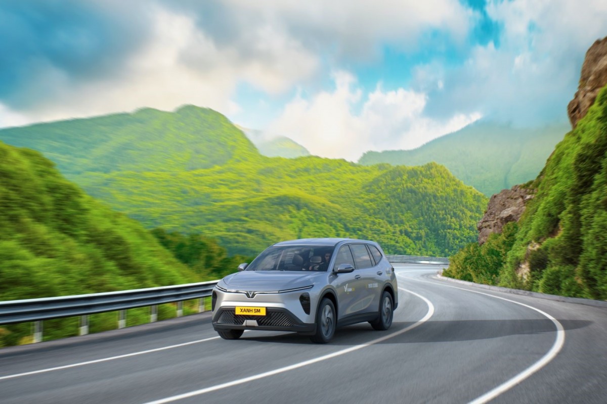 Xanh SM triển khai dịch vụ xe 7 chỗ liên tỉnh bằng xe Limo Green Xanh SM triển khai dịch vụ xe 7 chỗ liên tỉnh bằng xe Limo Green