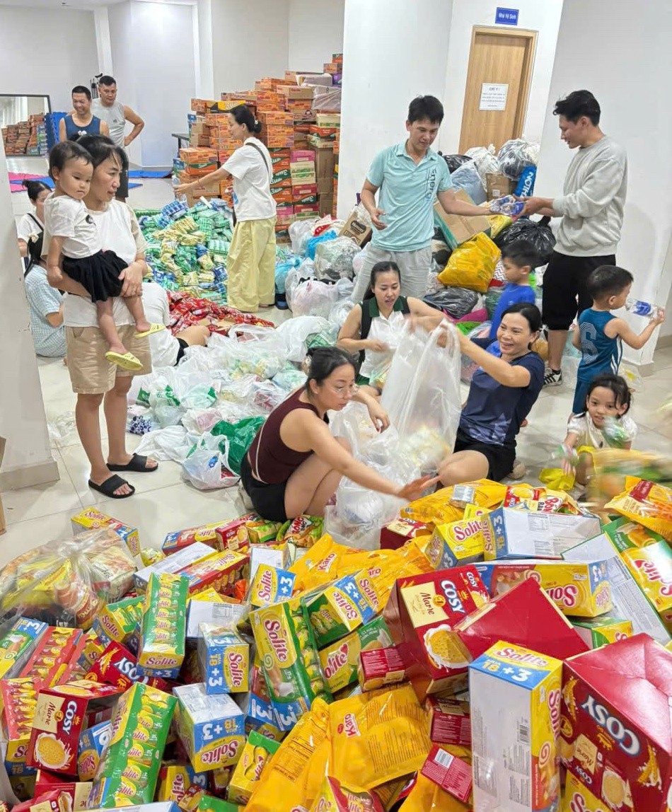 Tp.hcm: Hướng Về Đồng Bào Miền Trung Bị Lũ Lụt