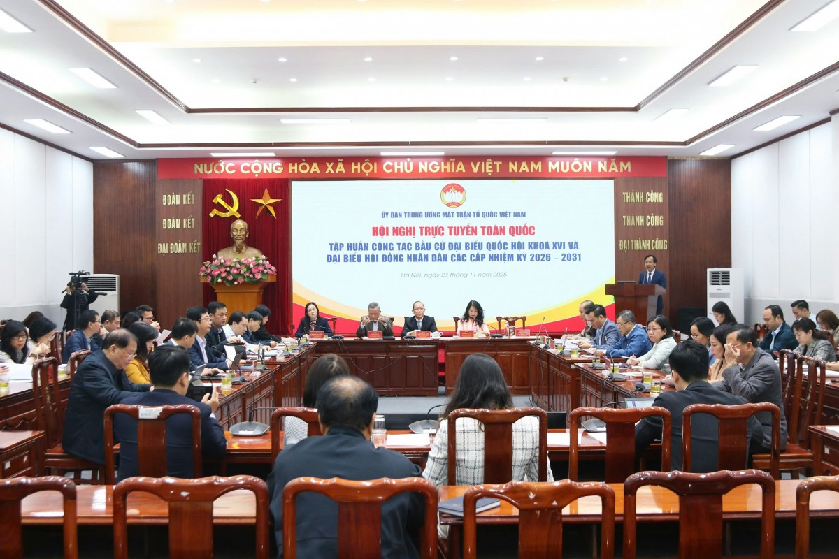 Hơn 95.000 đại biểu tại hơn 2.700 điểm cầu tham dự tập huấn công tác bầu cử Quốc hội và HĐND các cấp Hơn 95.000 đại biểu tại hơn 2.700 điểm cầu tham dự tập huấn công tác bầu cử Quốc hội và HĐND các cấp