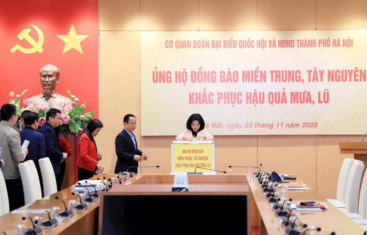 Cơ quan Đoàn đại biểu Quốc hội và HĐND thành phố Hà Nội ủng hộ đồng bị thiệt hại do mưa lũ Cơ quan Đoàn đại biểu Quốc hội và HĐND thành phố Hà Nội ủng hộ đồng bị thiệt hại do mưa lũ