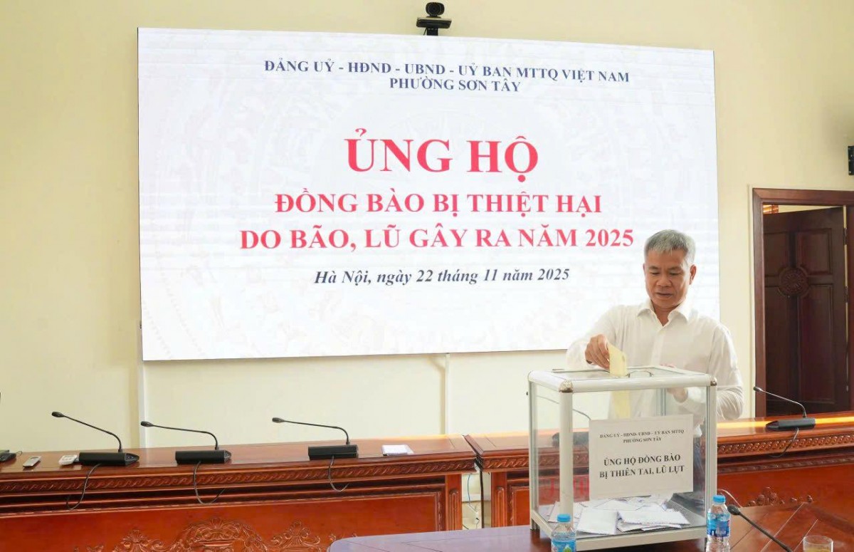 Sơn Tây phát động quyên góp ủng hộ đồng bào khắc phục hậu quả mưa lũ Sơn Tây phát động quyên góp ủng hộ đồng bào khắc phục hậu quả mưa lũ