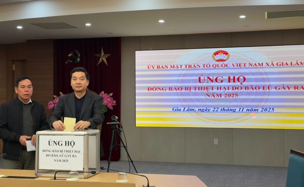 Xã Gia Lâm chung tay ủng hộ đồng bào bị ảnh hưởng bởi mưa lũ Xã Gia Lâm chung tay ủng hộ đồng bào bị ảnh hưởng bởi mưa lũ