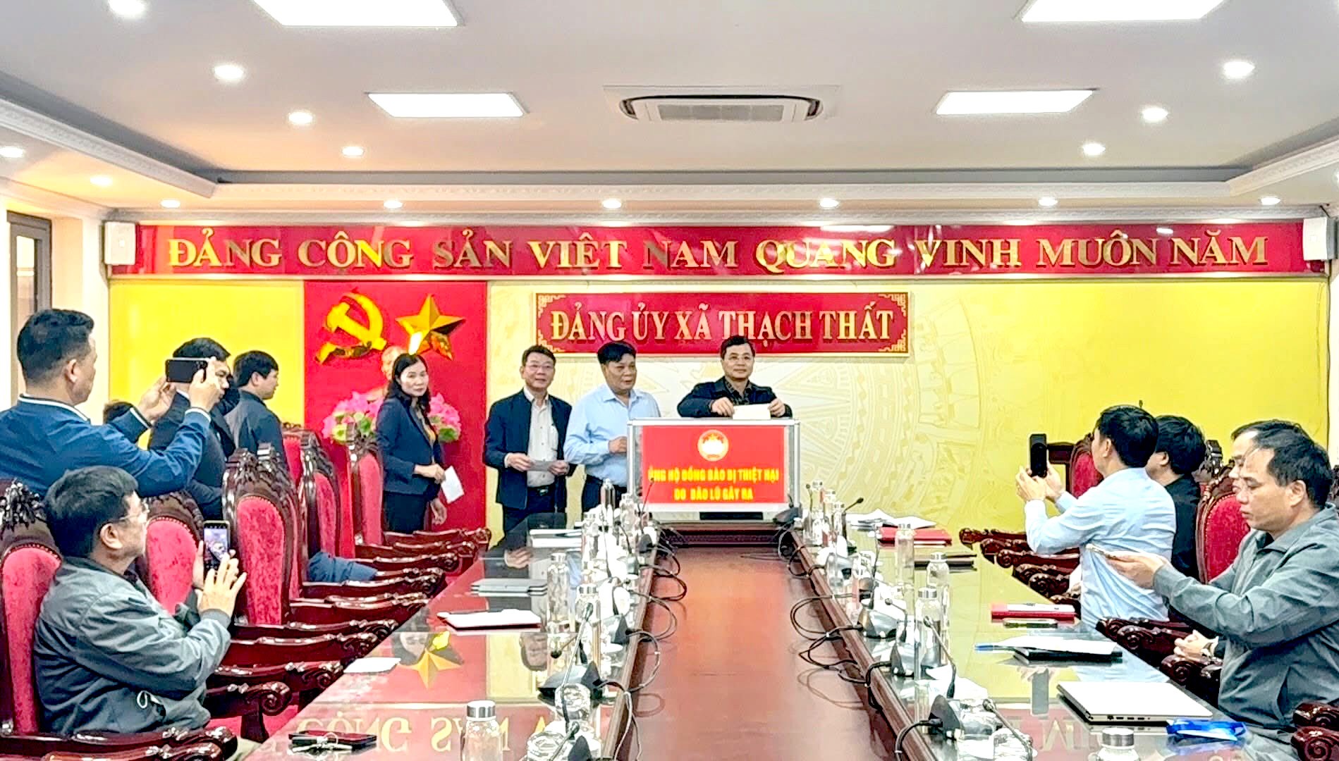 Lan tỏa tinh thần đoàn kết, chung tay hỗ trợ đồng bào miền Trung - Tây Nguyên khắc phục hậu quả mưa lũ