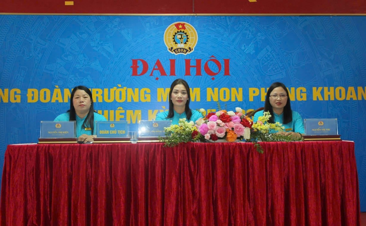 Công đoàn Trường Mầm non Phùng Khoang: Quyết tâm nâng cao chất lượng hoạt động trong nhiệm kỳ mới Công đoàn Trường Mầm non Phùng Khoang: Quyết tâm nâng cao chất lượng hoạt động trong nhiệm kỳ mới