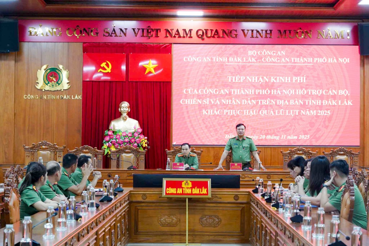 Công an Hà Nội nhanh chóng hỗ trợ 500 triệu đồng khắc phục hậu quả mưa lũ tại Đắk Lắk Công an thành phố Hà Nội hỗ trợ 500 triệu đồng khắc phục hậu quả mưa lũ tại Đắk Lắk