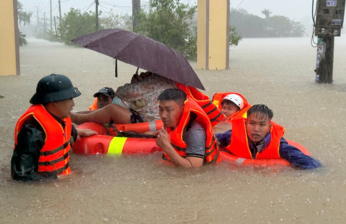 Hội Chữ thập đỏ Hà Nội kêu gọi hỗ trợ đồng bào miền Trung, Tây Nguyên khắc phục hậu quả bão lũ