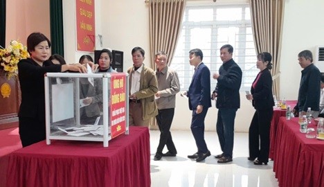 Xã Liên Minh ủng hộ đồng bào miền Trung, Tây Nguyên bị thiệt hại do mưa lũ Xã Liên Minh ủng hộ đồng bào miền Trung, Tây Nguyên bị thiệt hại do mưa lũ