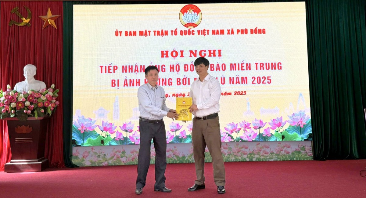 Xã Phù Đổng: Chia sẻ khó khăn với đồng bào bị ảnh hưởng mưa, lũ Xã Phù Đổng: Chia sẻ khó khăn với đồng bào bị ảnh hưởng mưa, lũ