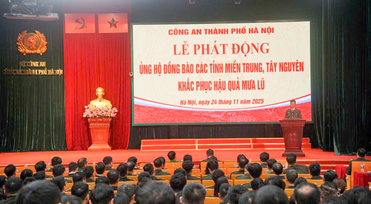 Công an Hà Nội phát động ủng hộ đồng bào miền Trung, Tây Nguyên bị mưa lũ Công an Hà Nội phát động ủng hộ đồng bào miền Trung, Tây Nguyên bị mưa lũ