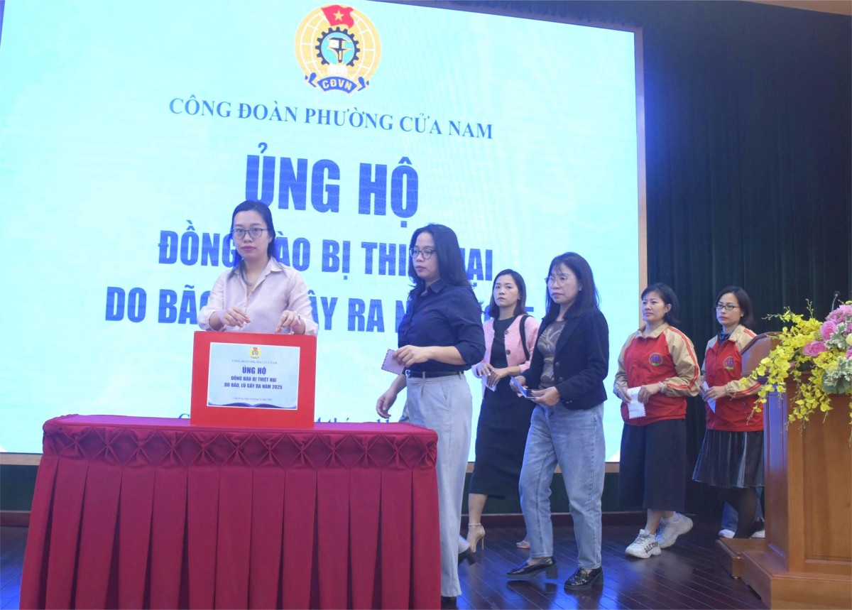 Công đoàn phường Cửa Nam đồng lòng sẻ chia khó khăn cùng đồng bào vùng thiên tai