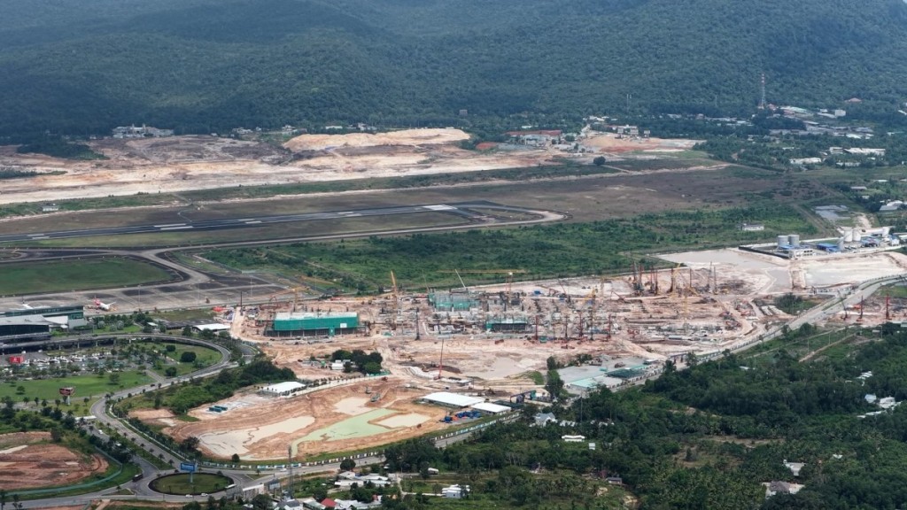 "Thần tốc" thi công, nhiều hạng mục của sân bay Phú Quốc sẽ hoàn thành từ 2026