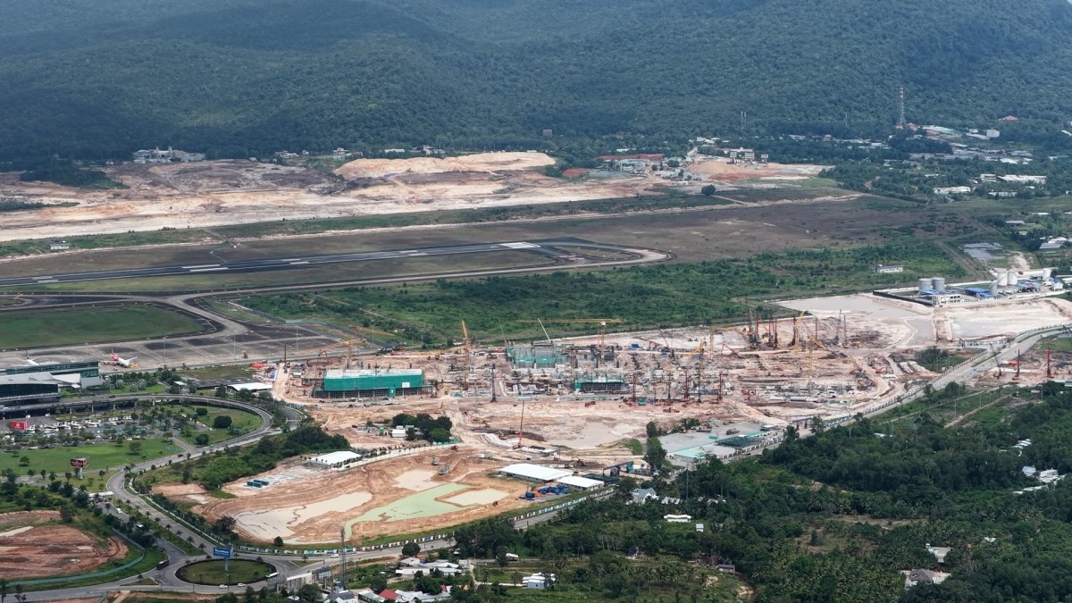 "Thần tốc" thi công, nhiều hạng mục của sân bay Phú Quốc sẽ hoàn thành từ 2026