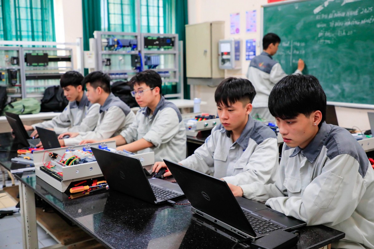 Trường CĐ Nghề Công nghiệp Hà Nội Công đoàn gắn kết đào tạo nghề và yêu cầu của doanh nghiệp qua chuyển đổi số