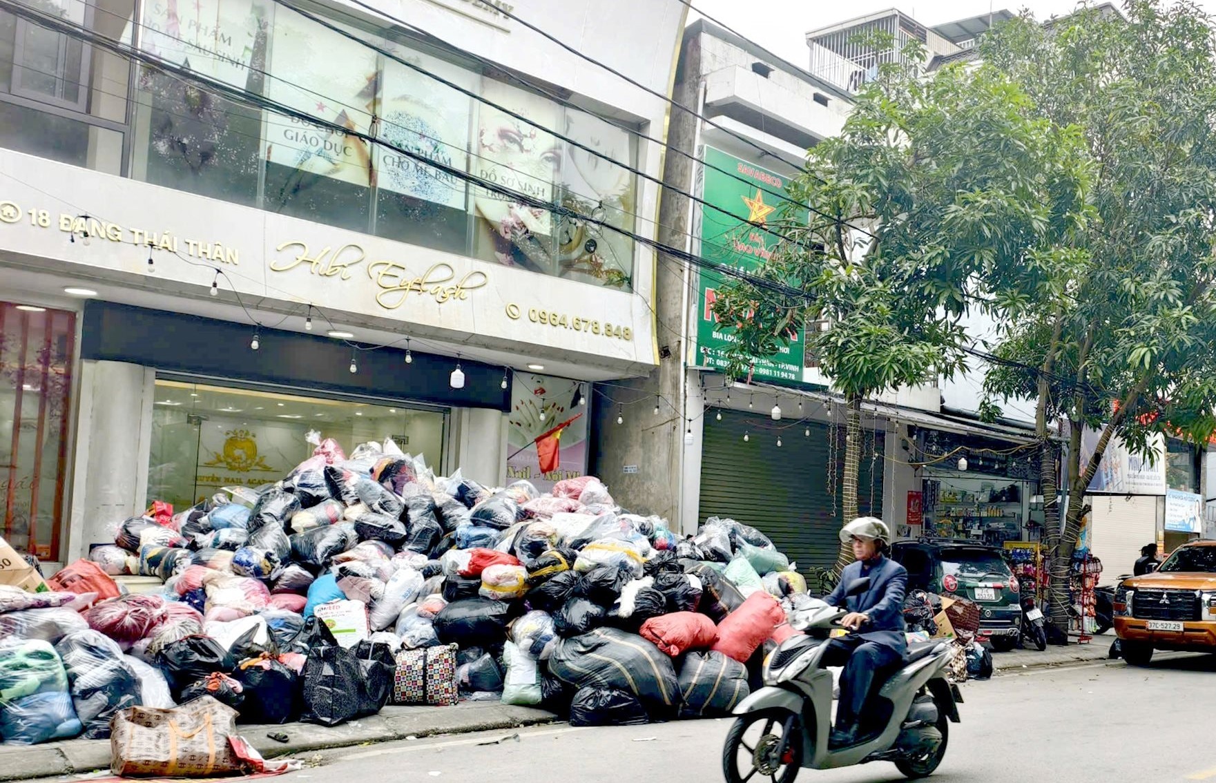 Người dân Nghệ An hướng về vùng lũ Người dân Nghệ An hướng về vùng lũ