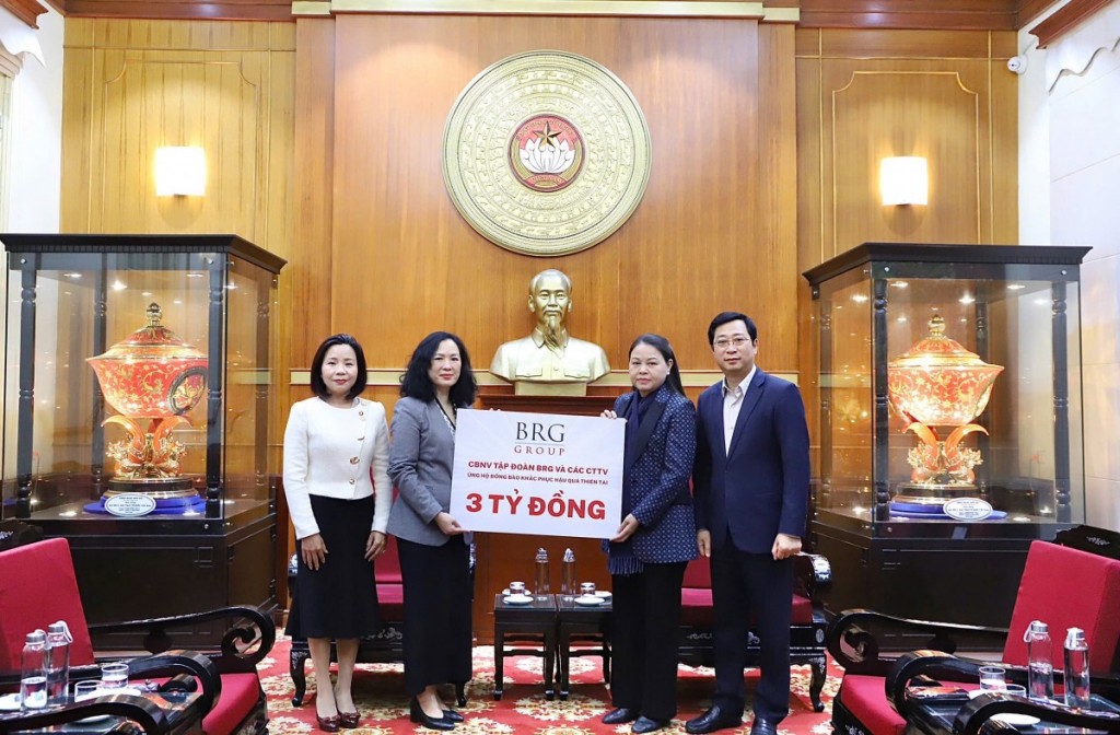 Tập đoàn BRG và Ngân hàng SeABank trao 5 tỷ đồng ủng hộ đồng bào khắc phục hậu quả thiên tai