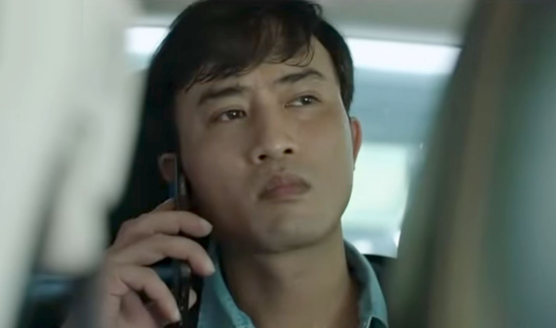 “Lằn ranh” tập 18: Cư dân Trinh Tam nổi giận, Viên bị Thiệu phản bội và bỏ trốn giữa rừng “Lằn ranh” tập 18: Cư dân Trinh Tam nổi giận, Viên bị Thiệu phản bội và bỏ trốn giữa rừng