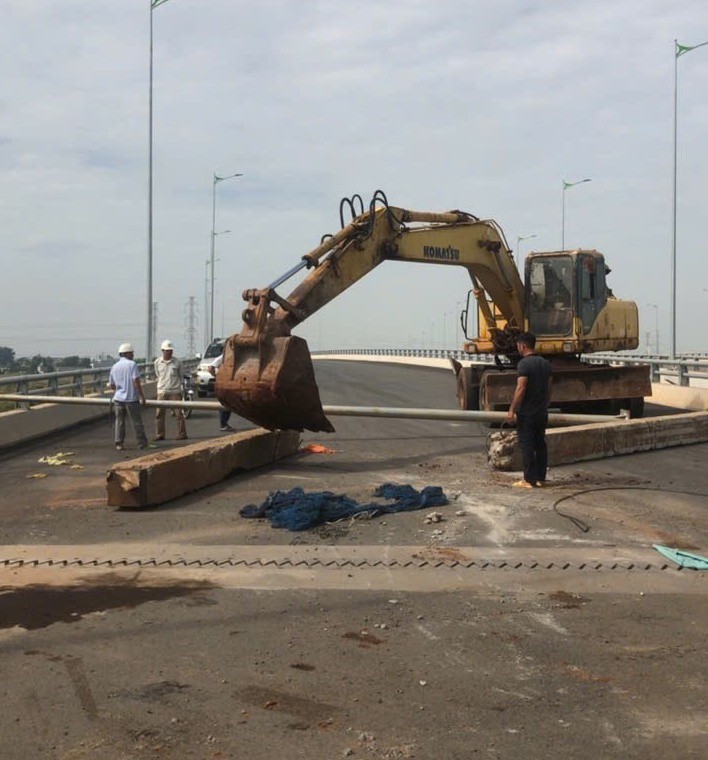 Hỗ trợ vận chuyển vật tư phục vụ thi công cao tốc Biên Hòa - Vũng Tàu