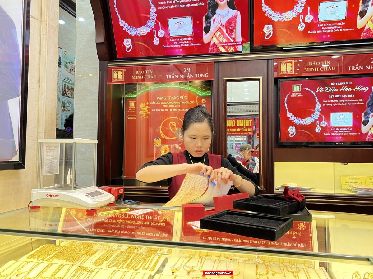 Giá vàng hôm nay (27/12): Vàng nhẫn bứt phá, tăng cao nhất 1 triệu đồng/lượng
