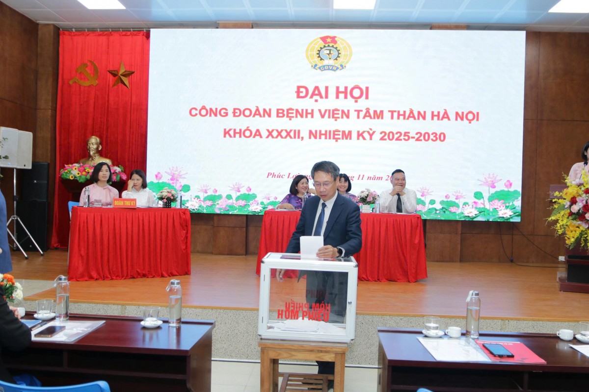 Nỗ lực đổi mới, chăm lo người lao động và đồng hành trong chăm sóc sức khỏe nhân dân Nỗ lực đổi mới, chăm lo người lao động và đồng hành trong chăm sóc sức khỏe nhân dân