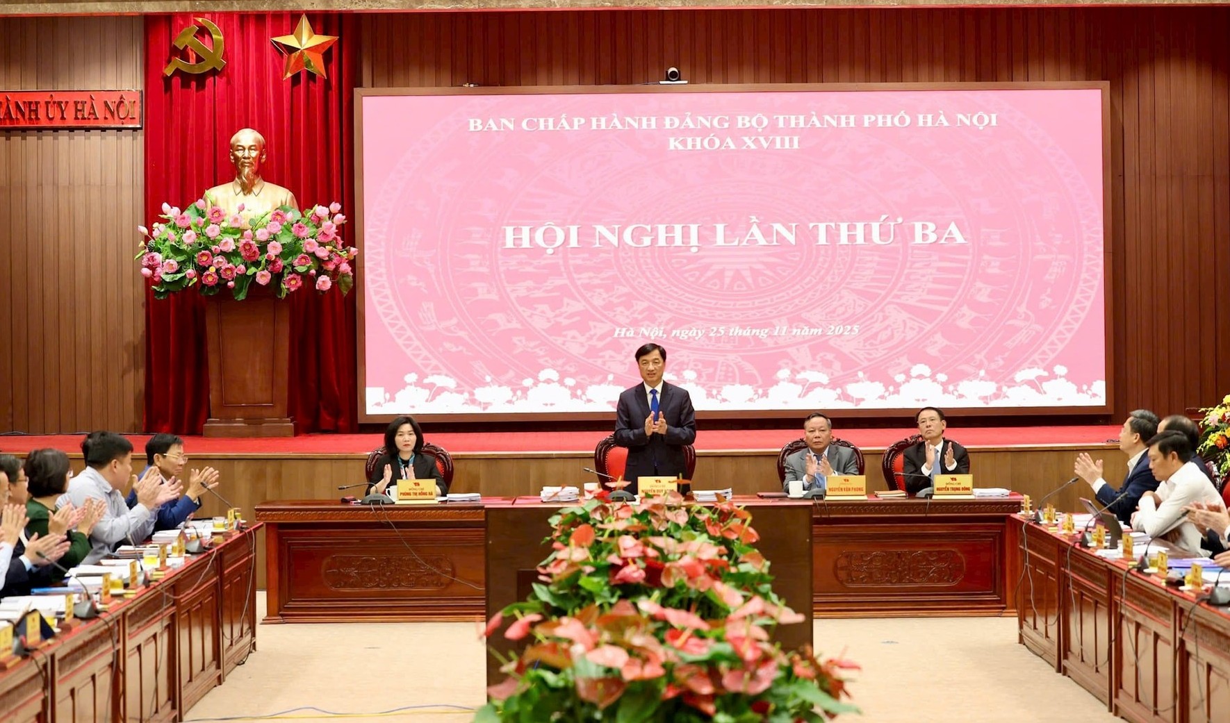 Hội nghị lần thứ ba Ban Chấp hành Đảng bộ thành phố Hà Nội khóa XVIII họp bàn 2 nhóm nội dung lớn