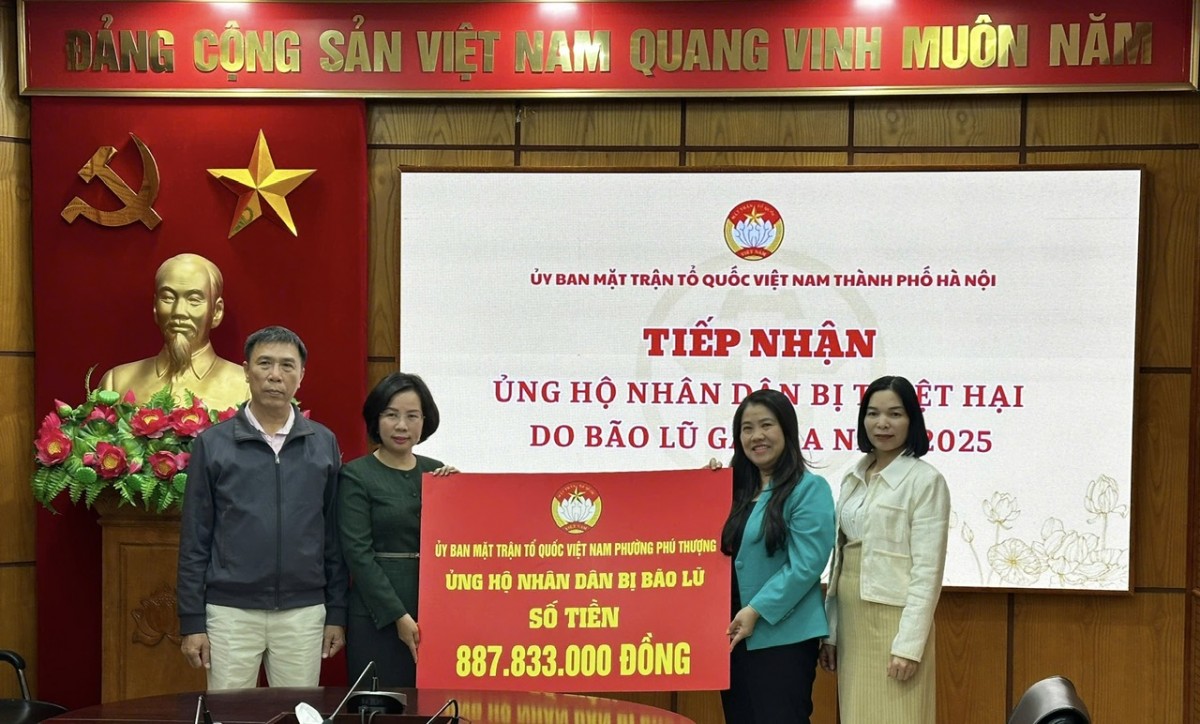 Phú Thượng ủng hộ đồng bào miền Trung, Tây Nguyên bị thiệt hại do mưa, lũ hơn 887 triệu đồng Phú Thượng ủng hộ đồng bào miền Trung, Tây Nguyên bị thiệt hại do mưa, lũ hơn 887 triệu đồng