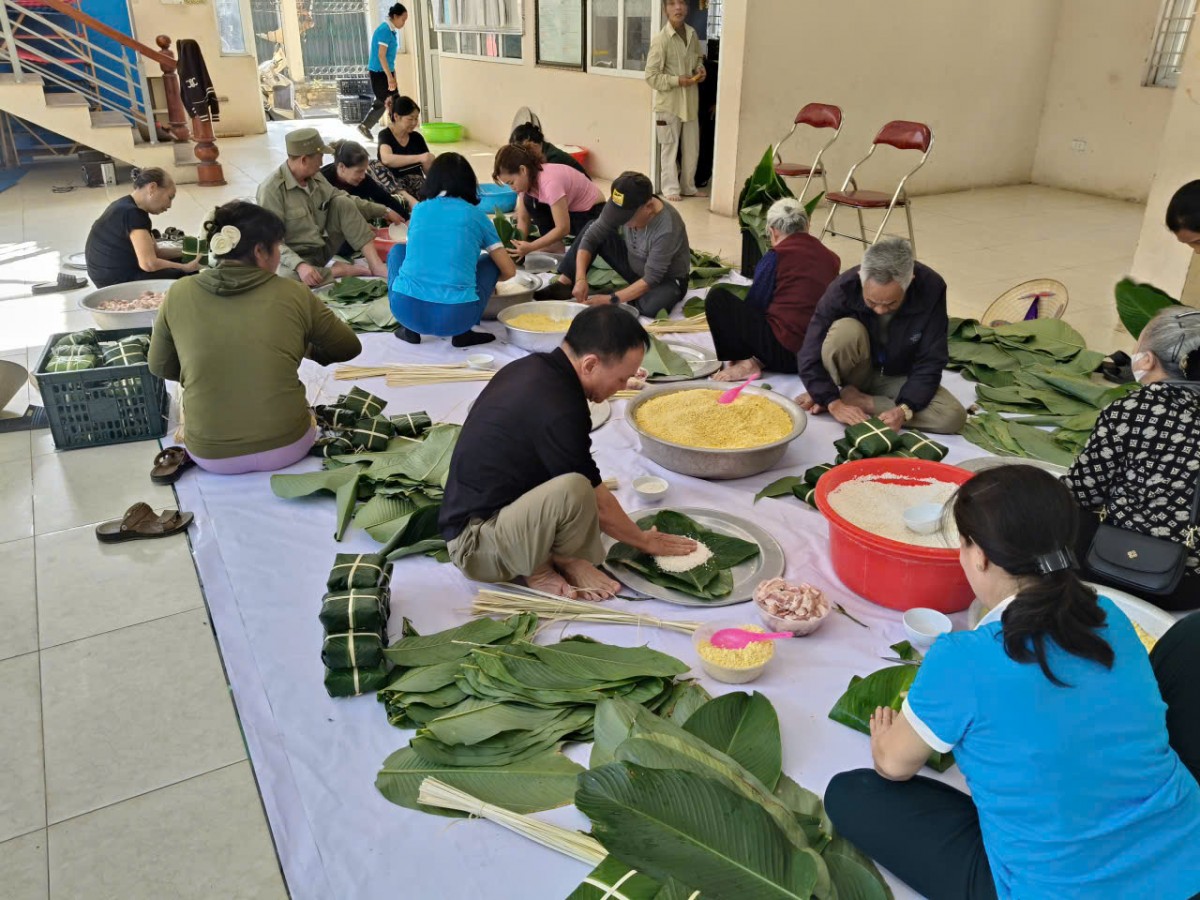 Ngày mai (26/11) 50 tấn hàng của người dân Thủ đô sẽ đến với đồng bào Gia Lai bị thiệt hại do mưa lũ Ngày mai (26/11) 50 tấn hàng của người dân Thủ đô sẽ đến với đồng bào Gia Lai bị thiệt hại do mưa lũ