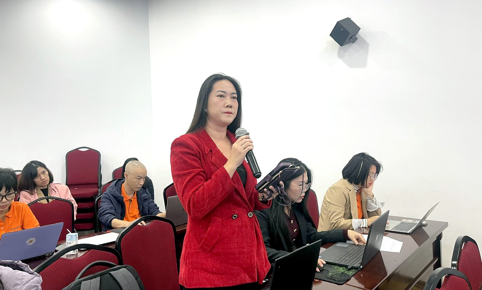 TRỰC TUYẾN HÌNH ẢNH: Đối thoại chính sách mới về pháp luật lao động, bảo hiểm xã hội và hoạt động Công đoàn TRỰC TUYẾN HÌNH ẢNH: Đối thoại chính sách mới về pháp luật lao động, bảo hiểm xã hội và hoạt động Công đoàn