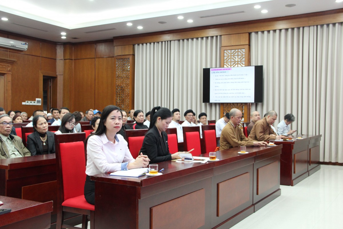 Hà Nội thông tin tình hình kinh tế - xã hội tới các tổ chức tôn giáo và đồng bào dân tộc thiểu số Hà Nội thông tin tình hình kinh tế - xã hội tới các tổ chức tôn giáo và đồng bào dân tộc thiểu số