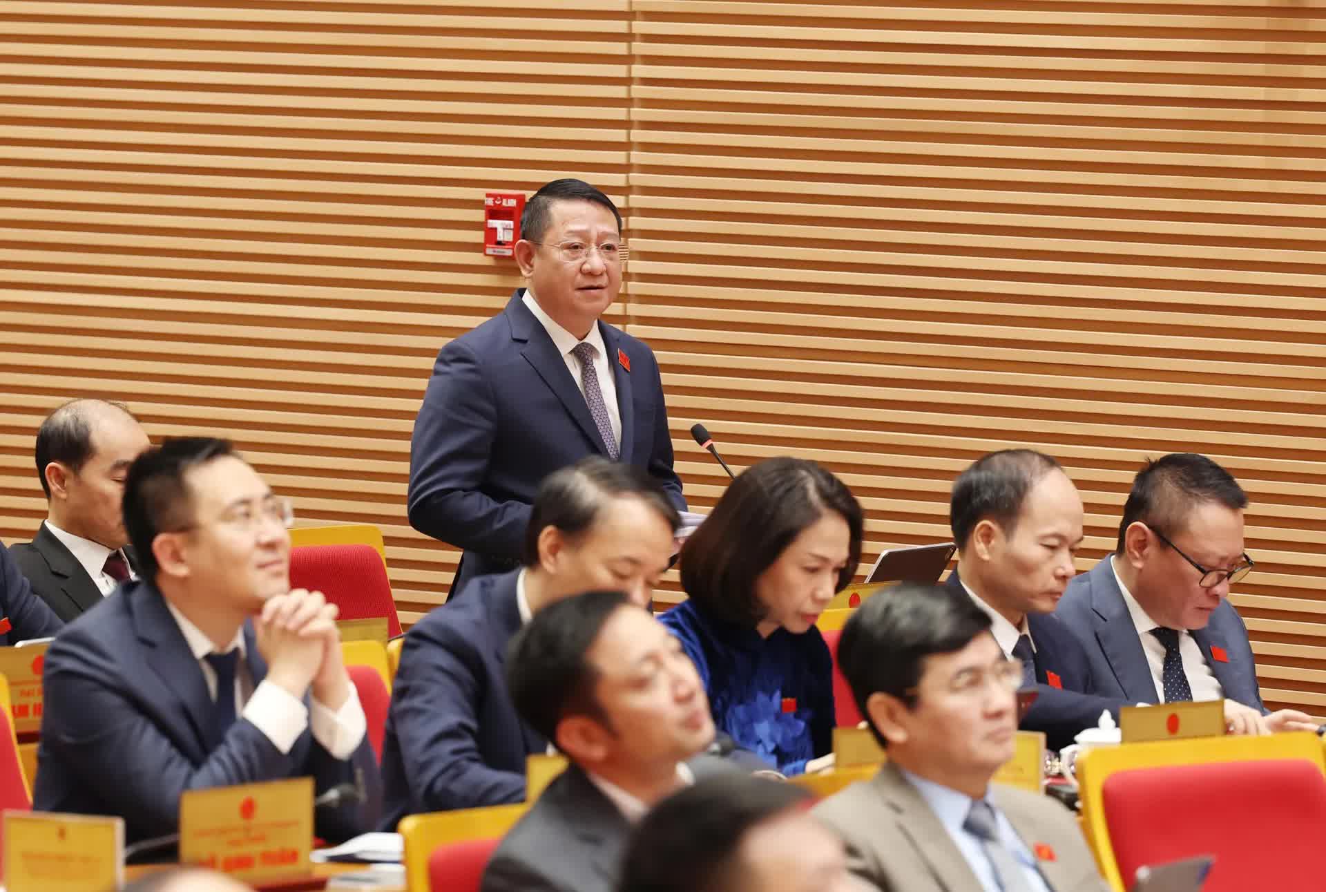 Hà Nội cần tạo đột phá về thể chế, vốn và nhân lực để phấn đấu đạt tăng trưởng 11% Hà Nội cần tạo đột phá về thể chế, vốn và nhân lực để phấn đấu đạt tăng trưởng 11%