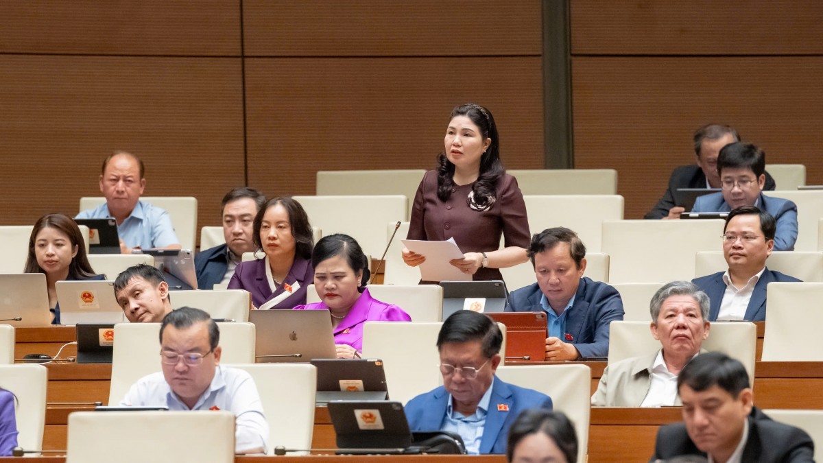 Đại Biểu Trần Thị Vân Phát Biểu Thảo Luận. (Ảnh: Qh) Đại Biểu Trần Thị Vân Phát Biểu Thảo Luận. (Ảnh: Qh)