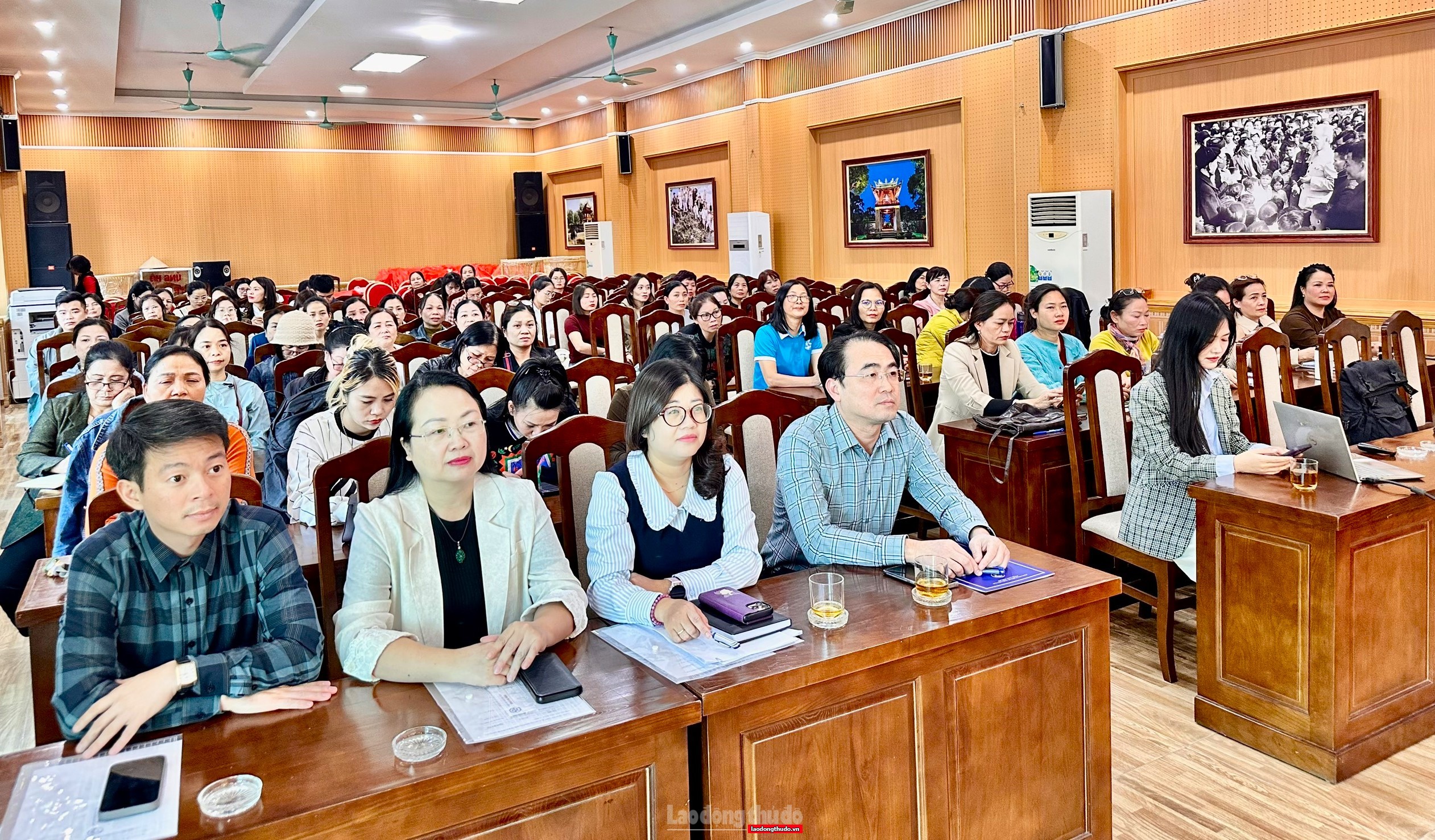 Đẩy mạnh thương mại điện tử: Bước chuyển từ hộ kinh doanh truyền thống sang kinh tế số Đẩy mạnh thương mại điện tử: Bước chuyển từ hộ kinh doanh truyền thống sang kinh tế số