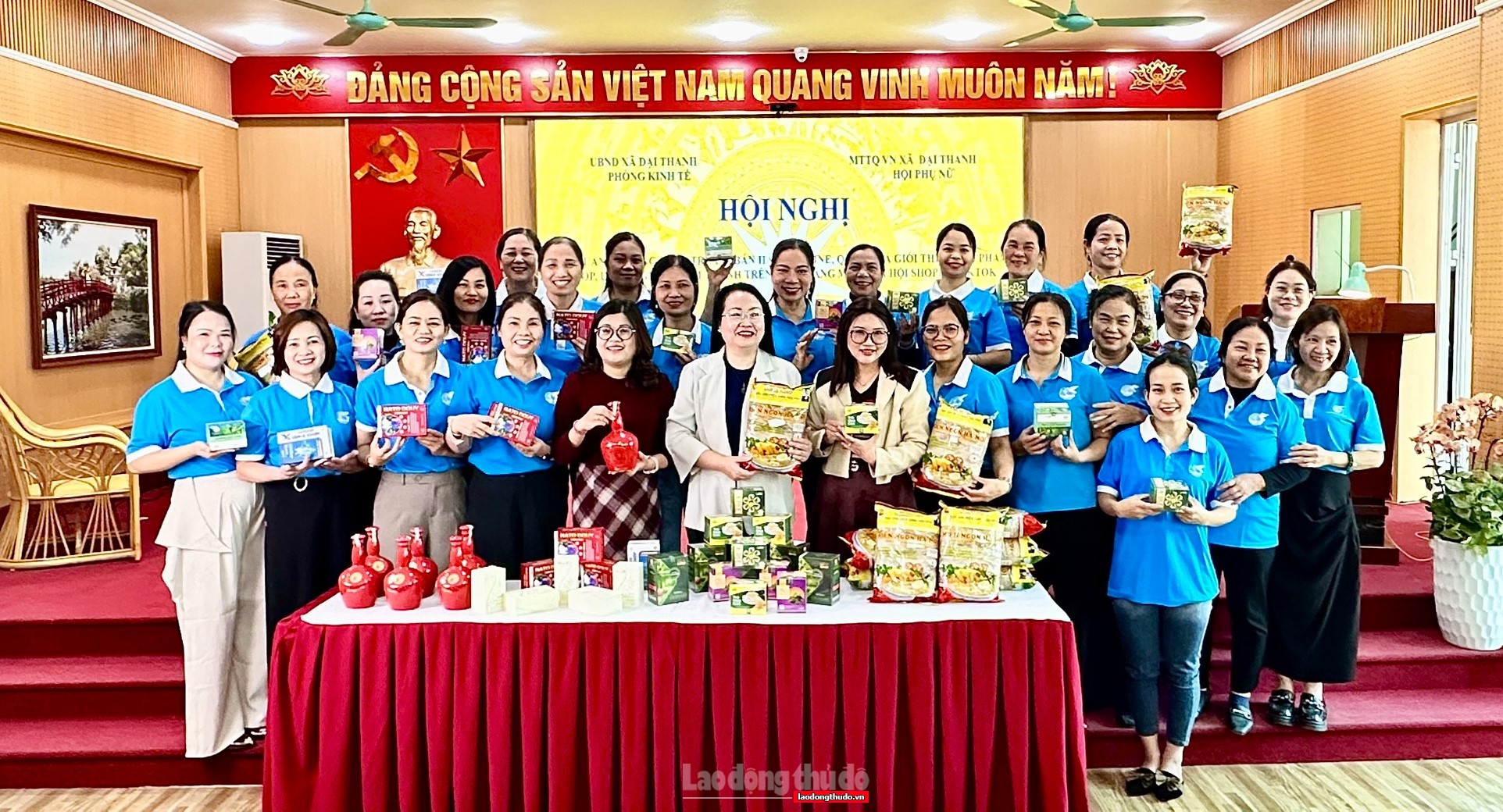 Đẩy mạnh thương mại điện tử: Bước chuyển từ hộ kinh doanh truyền thống sang kinh tế số Đẩy mạnh thương mại điện tử: Bước chuyển từ hộ kinh doanh truyền thống sang kinh tế số