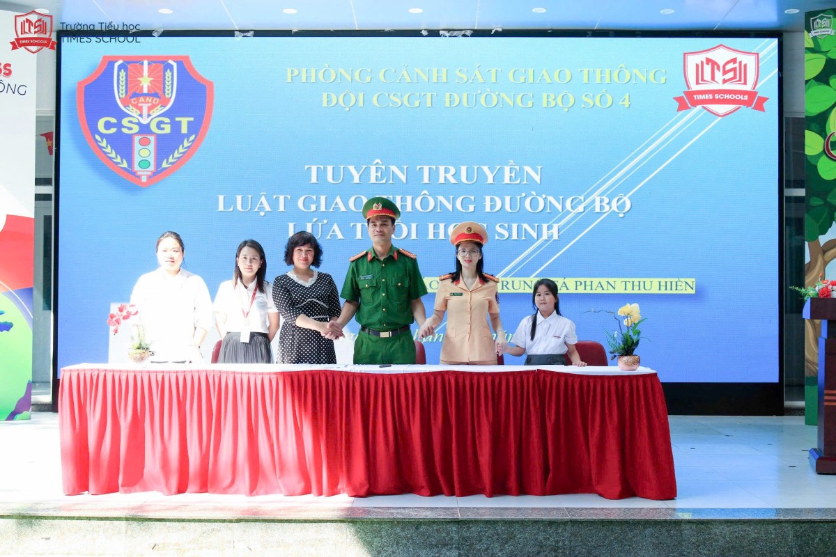 Hà Nội: Xử lý hơn 3.100 học sinh vi phạm giao thông trong cao điểm tháng 11/2025 Hà Nội chú trọng bồi dưỡng kiến thức pháp luật, kỹ năng lái xe cho học sinh