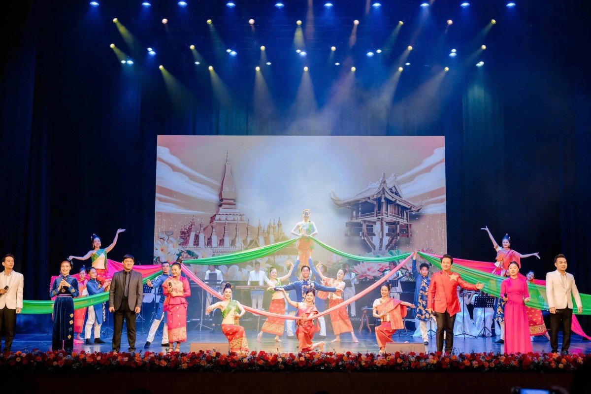 Chủ Tịch Nước Lương Cường Dự Lễ Kỷ Niệm 50 Năm Quốc Khánh Lào