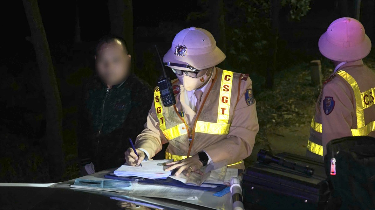 Tăng cường xử lý xe tải vi phạm giao thông tại Hà Nội, phạt tiền gần 200 triệu đồng