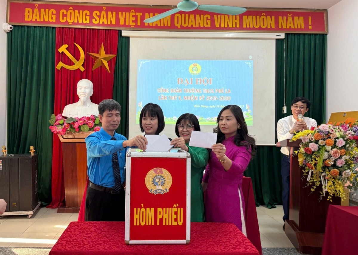 Đại hội Công đoàn Trường THCS Phú La thành công, tạo khí thế mới cho nhiệm kỳ 2025 - 2030 Công đoàn Trường THCS Phú La: Đổi mới theo hướng thiết thực, hiệu quả