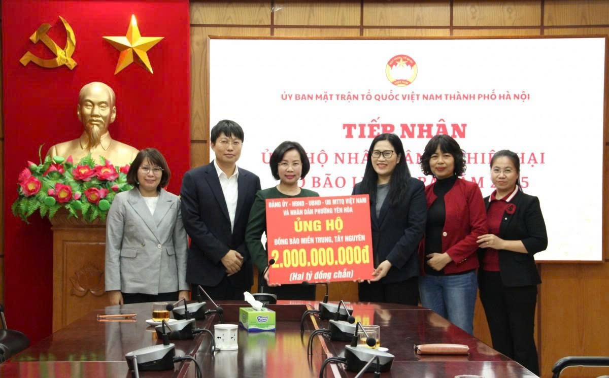 Nghĩa tình người Hà Nội hướng về đồng bào bị thiên tai Nghĩa tình người Hà Nội hướng về đồng bào bị thiên tai