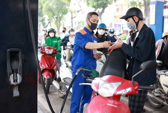 Giá xăng giảm, giá dầu tăng gần 500 đồng/lít từ 15h ngày 22/1 Giá xăng giảm, giá dầu tăng gần 500 đồng/lít từ 15h ngày 22/1