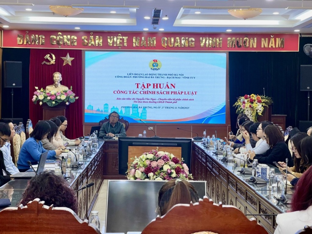 Bồi dưỡng, nâng cao kỹ năng, nghiệp vụ cho cán bộ Công đoàn cơ sở Bồi dưỡng, nâng cao kỹ năng, nghiệp vụ cho cán bộ Công đoàn cơ sở