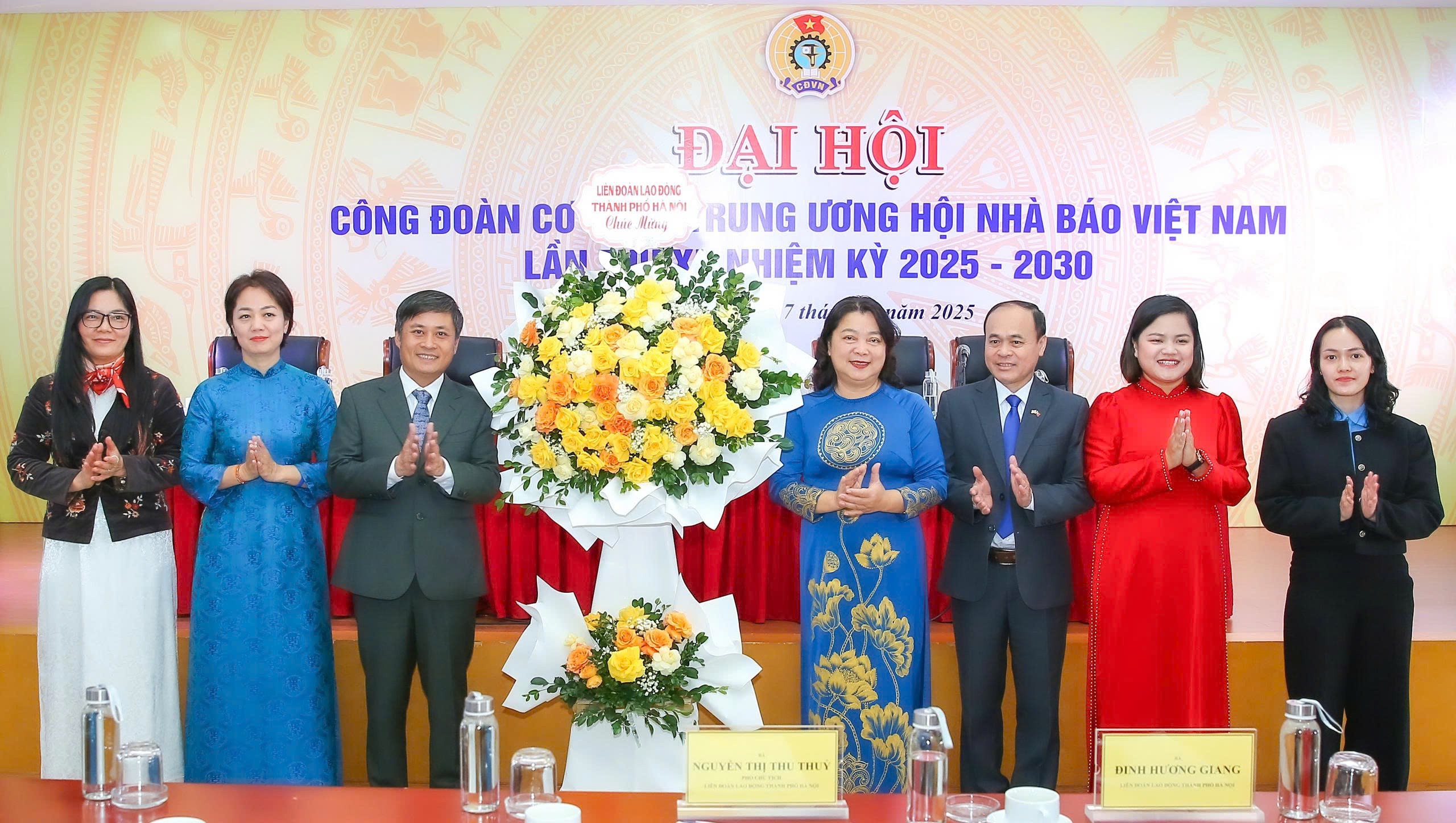 Đại hội Công đoàn Cơ quan Trung ương Hội Nhà báo Việt Nam nhiệm kỳ 2025 - 2030 thành công, tốt đẹp Đại hội Công đoàn Cơ quan Trung ương Hội Nhà báo Việt Nam nhiệm kỳ 2025 - 2030 thành công, tốt đẹp